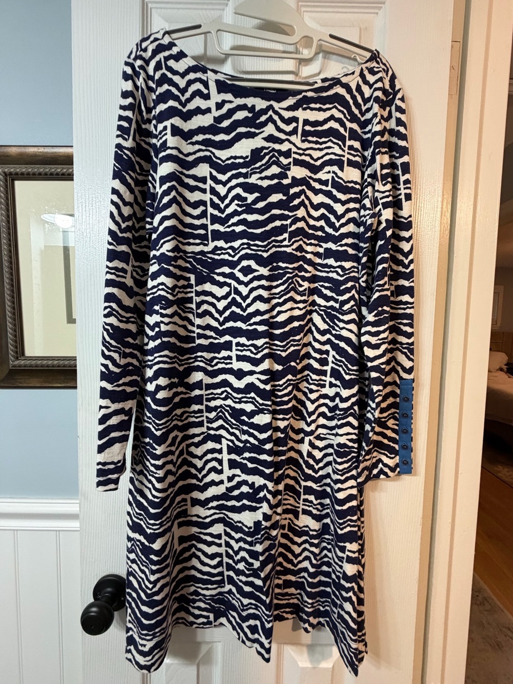 Hatley Zoe Shift Navy and White Animal Print Knit Dress.  Large -Like New!